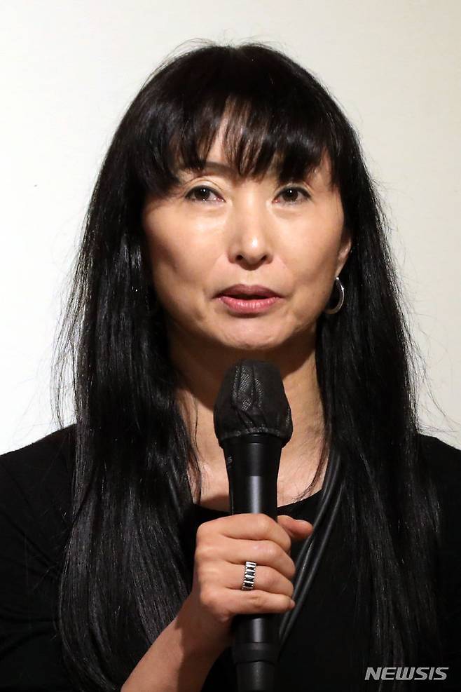 [서울=뉴시스] 박진희 기자 = 재독 안무가 허용순(전 Dusseldorf Ballet) 예술감독이 26일 서울 중구 달개비에서 '제20회 한국을 빛내는 해외무용스타 초청공연' 기자간담회를 하고 있다. 2023.06.26. pak7130@newsis.com