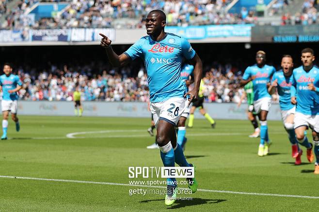 ▲ 나폴리의 레전드 수비수였던 쿨리발리