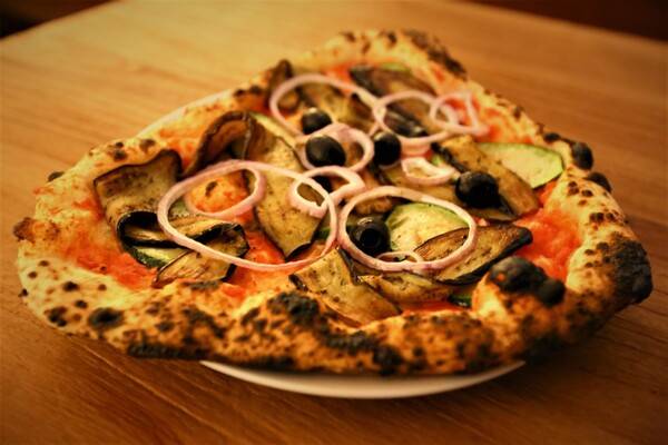 포폴로 피자의 시그니처 메뉴인 '포폴로 클라시카'.