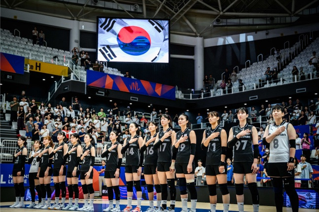 한국 여자 배구국가대표팀 선수단. /사진=VNL 공식 홈페이지