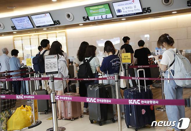 사진은 김포공항 국내선 탑승수속 카운터. 2021.6.28./뉴스1 ⓒ News1 권현진 기자