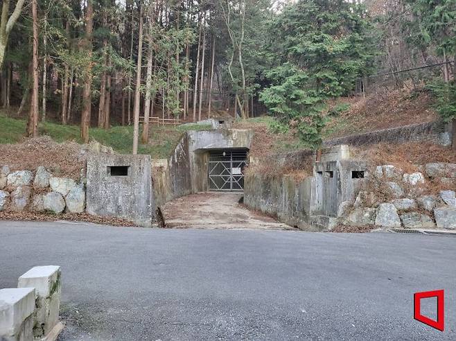 전북도 전주시 완산공원에 있는 완산벙커 입구 전경.[사진=김건완 기자]