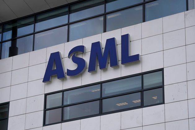 글로벌 반도체 장비 업체 네달란드 ASML 본사의 로고. ⓒ AP/뉴시스