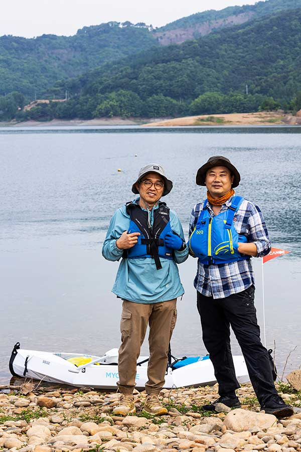 마이카누 진광석 대표(왼쪽)와 김찬 이사. 김찬 이사는 제품 개발 담당이다.