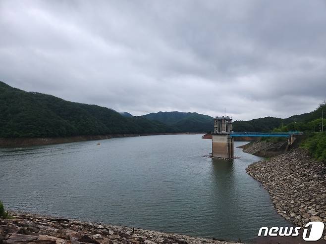 7월1일 오전 전남 순천 주암댐의 모습. 지난달 27일부터 장맛비가 이어지면서 광주‧전남 최대 상수원인 주암댐의 저수율이 40%를 회복했다.(주암댐관리단 제공)2023.7.1/뉴스1 ⓒ News1