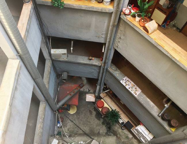 2018년 6월 22일 촬영된 충정아파트 내부 중정(中庭). [이연경 제공]