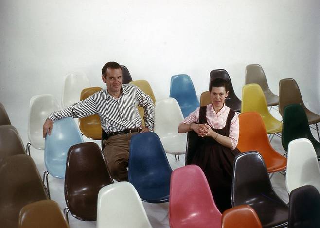 찰스 임스(Charles Eames)와 레이 임스(Ray Eames) 디자이너 부부. [ⓒEams Office]