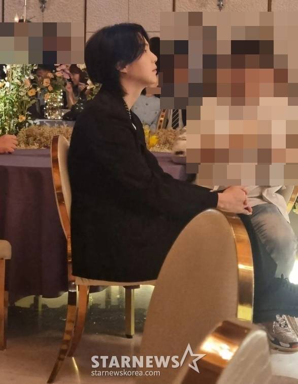 On the second day, Suga attended the Wedding ceremony of Mr. Min-mo, who was held in Daegu on the afternoon of the afternoon.Suga has a parent and a brother as a family, and after showing off his brothers wedding ceremony on this day, he showed his righteousness.Suga went out to the barn on the day and said to the guests, I would like to say thank you first. I am Min Yoon-ki, the younger brother of Min  ⁇ , the main character of Wedding ceremony today.When his brother showed tears to Sugas greetings, Suga said, Why are you already starting to cry? Its not the time to cry yet.Suga said, I want you two to live happily, and lastly, give your brother a hug. He said, Please live happily.According to various reviews, Sugas Wedding ceremony was a hot response to the appearance of Suga on this day.Suga, as a younger brother of the main character of Wedding ceremony, photographed his brother and sister-in-law directly on his cell phone, and looked at the expression of the two people.On the other hand, Suga held Suga  ⁇  Agust D-DAY TOUR at Songpa Jamsil Indoor Gymnasium in Seoul from June 24th to 25th, and finished the world tour for two months.Suga  ⁇  Agust D TOUR D-DAY successfully completed the North American tour that led to Newark, Rosemont, Los Angeles and Auckland starting from UBS Arena in Belmont Park, New York, USA in April, followed by Asia tour in Jakarta, Japan, Bangkok and Singapore. .Since April, Suga has completed a world tour with more than 290,000 spectators through 25 performances in 10 cities.