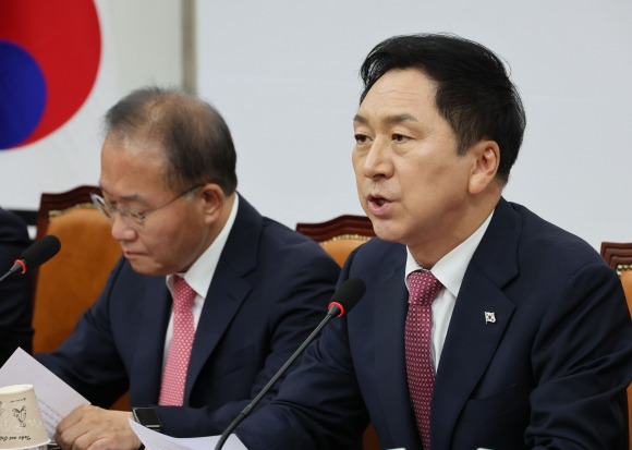 국민의힘 김기현 대표가 3일 오전 국회에서 열린 최고위원회의에서 발언하고 있다.