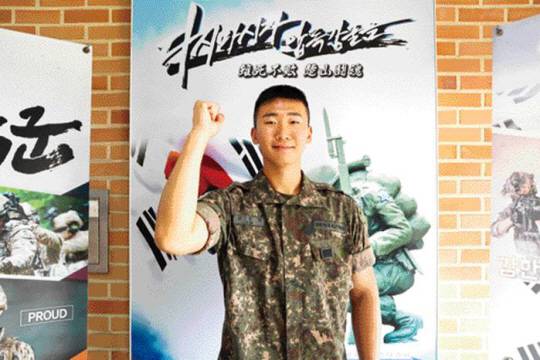 전우들과의 전술훈련 동참을 위해 전역을 연기한 육군6보병사단 초산여단 김동현 병장. 부대 제공／국방일보