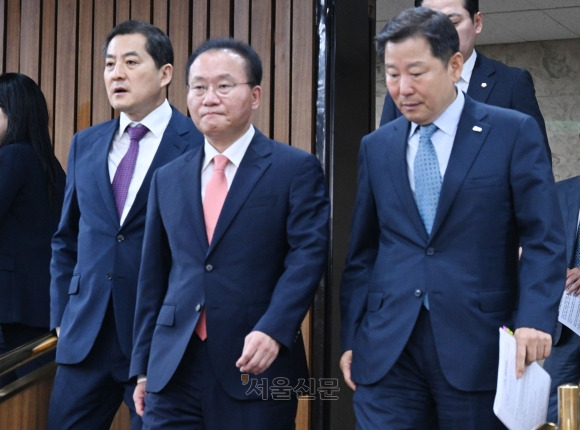 국민의힘 윤재옥 원내대표가 4일 오전 국회에서 열린 원내 대책회의에 참석하고 있다. 2023.7.4안주영 전문기자