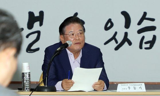 우동기 국가균형발전위원장이 지난달 제주시 제주상공회의소에서 도내 주요 기관장과 간담회를 하고 있다. 뉴스1