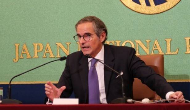 파엘 그로시 국제원자력기구(IAEA) 사무총장이 4일 도쿄 일본기자클럽에서 열린 기자회견에서 일본 정부의 후쿠시마 제1원자력발전소 오염수 방류 계획은 과학적으로 신뢰할 만하다고 말하고 있다. 연합뉴스