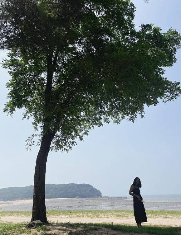 윤진서는 "아기가 나오기까지 좋아하는 것을 더 많이 찾아보겠다. 그리고 같이 하면서 살아가려고 한다"고 소감을 전했다. /윤진서 SNS