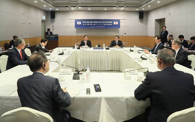 김병준 전경련 회장직무대행이 6일 서울 영등포구 전경련회관 컨퍼런스센터에서 열린 '제1차 한일·일한 미래파트너십 기금 운영위원회'에 참석해 인사말을 하고 있다.[전경련 제공]