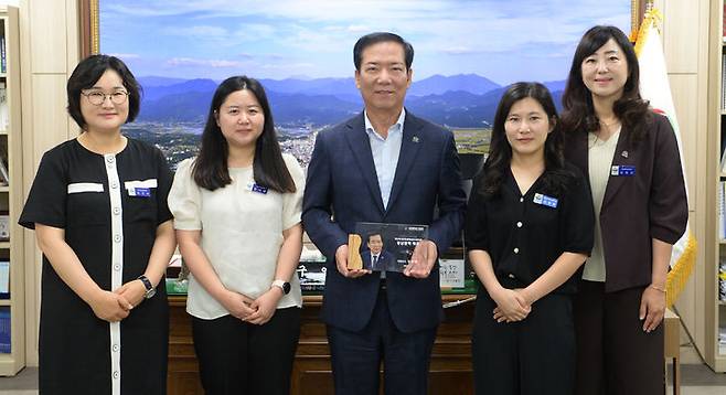 [거창=뉴시스] 거창군청 구인모 거창군수, 전국평생학습도시협의회 경남대표 선정 *재판매 및 DB 금지 *재판매 및 DB 금지