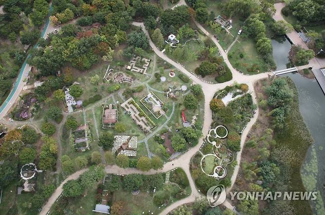 상공에서 본 월드컵공원(2016.9.29) [연합뉴스 자료사진]