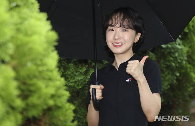 [서울=뉴시스] 최진석 기자 = 100만 음악 크리에이터 차다빈이 26일 서울 송파구에서 뉴시스와 인터뷰에 앞서 포즈를 취하고 있다. 2023.06.26. myjs@newsis.com