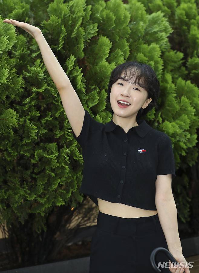 [서울=뉴시스] 최진석 기자 = 100만 음악 크리에이터 차다빈이 26일 서울 송파구에서 뉴시스와 인터뷰에 앞서 포즈를 취하고 있다. 2023.06.26. myjs@newsis.com