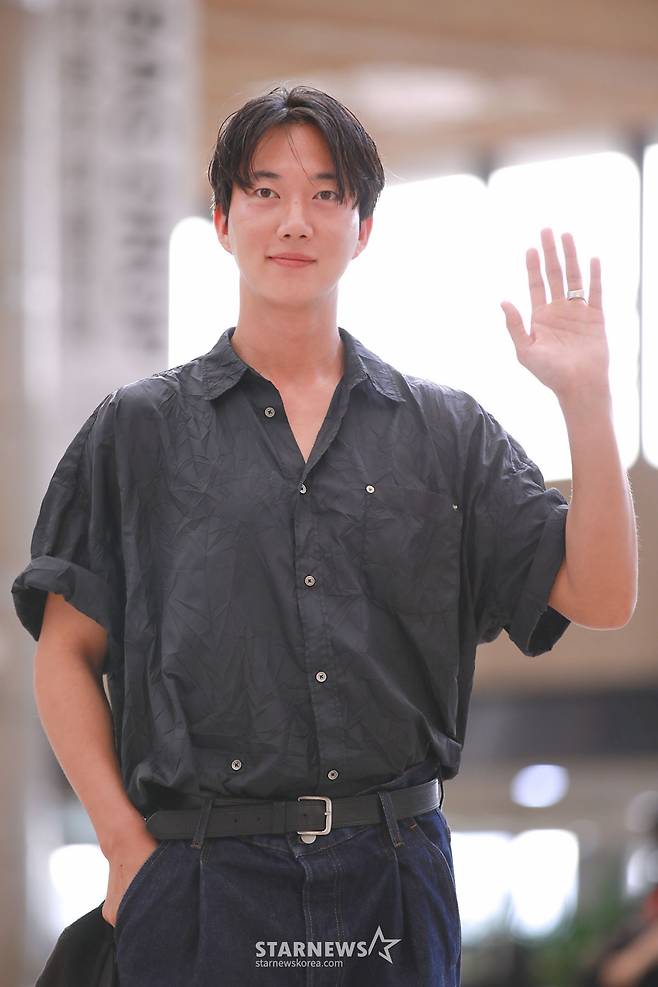 출국하는 박건일