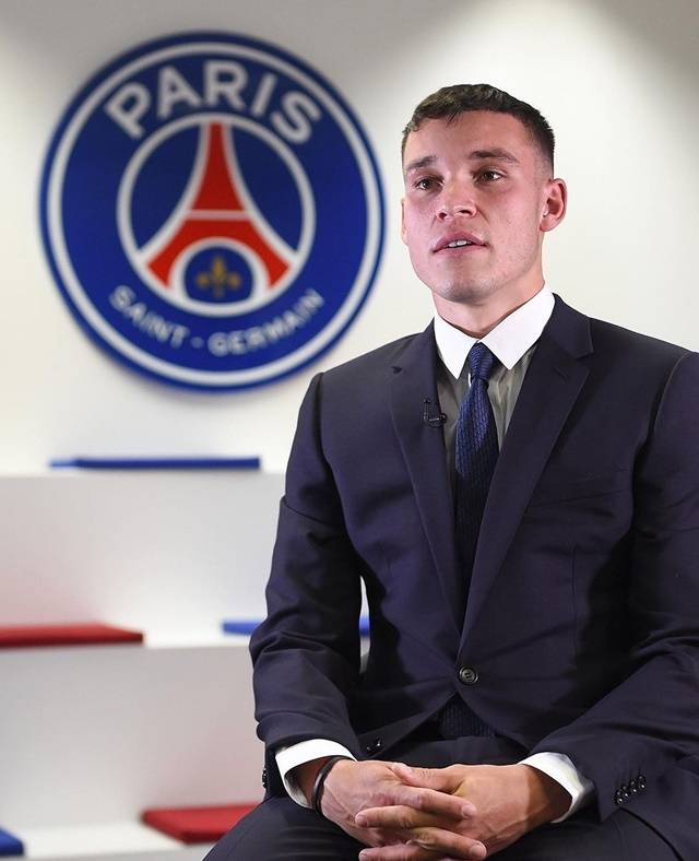 PSG로 이적한 마누엘 우가르테. /사진=PSG SNS