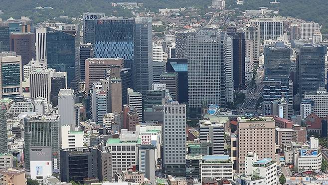 서울 남산에서 바라본 기업 빌딩. 사진은 기사 내용과 무관함. [이미지출처=연합뉴스]