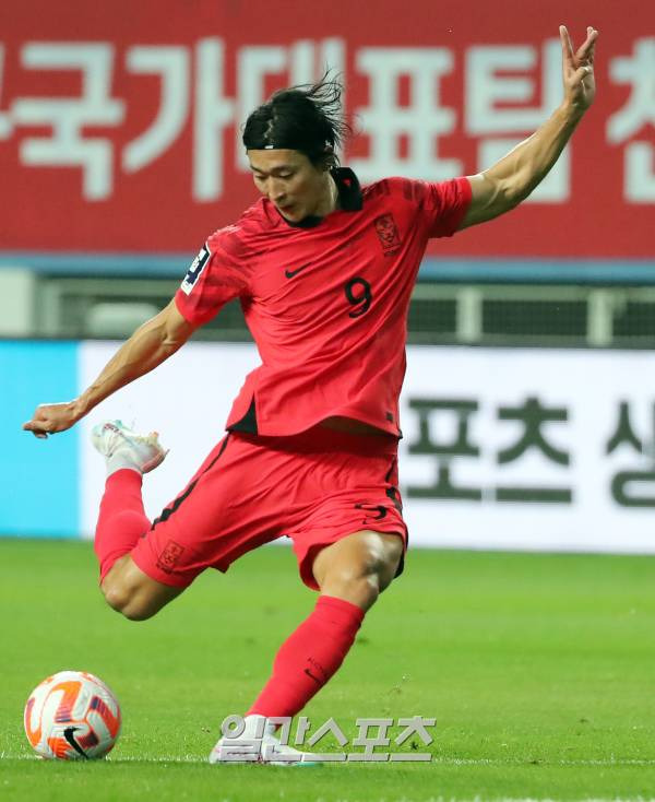 대한민국 축구대표팀과 엘살바도르 대표팀의 A매치 평가전이 20일 오후 대전 유성구 대전월드컵경기장에서 열렸다. 전반 조규성이 슈팅을 하고 있다. 대전=김민규 기자 mgkim1@edaily.co.kr /2023.06.20/