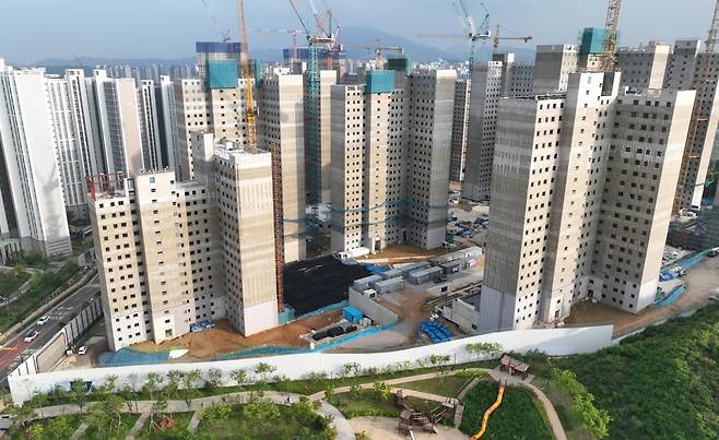 GS건설이 전면 재시공하기로 한 인천 검단신도시 안단테 아파트 전경.  사진=한경DB