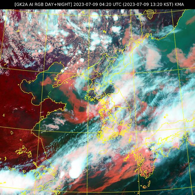 9일 낮 1시20분 기준 천리안2A 위성이 관측한 한반도 주변 주야간합성(AI) 영상./사진=기상청 날씨누리
