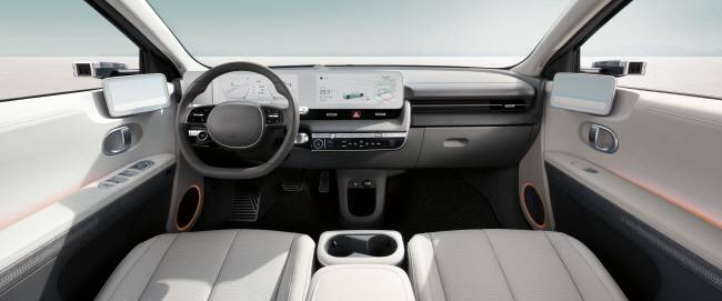 바이오 오일 성분 페인트를 사용한 현대자동차 아이오닉5의 도어 트림.  현대자동차 제공