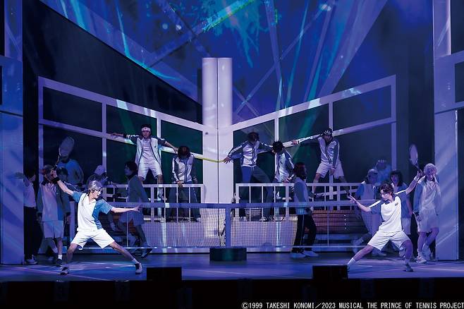 일본 2.5차원 뮤지컬 '테니스의 왕자님' 공연 모습. ©1999 TAKESHI KONOMI／2023 MUSICAL THE PRINCE OF TENNIS PROJECT