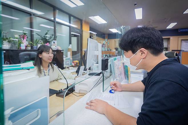 [서울=뉴시스] 양천구 주민센터 민원실.(사진=양천구 제공) *재판매 및 DB 금지