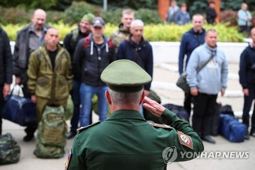 우크라 전장에 끌려가는 러시아 예비군 [로이터 연합뉴스 자료사진. 재판매 및 DB 금지]