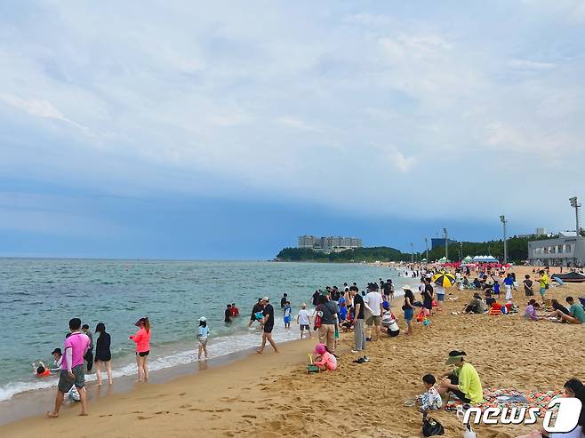 지난 9일 강원 속초해수욕장 모습.(속초시 제공) 2023.7.12/뉴스1