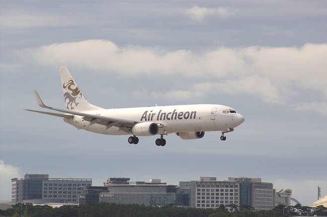 인천국제공항에 착륙하는 에어인천 항공기 [에어인천 제공. 재판매 및 DB 금지]