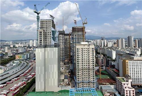 철거 사전 작업 중인 광주 화정아이파크 [HDC현대산업개발 제공. 재판매 및 DB 금지]