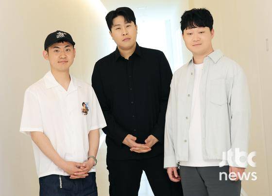 '제59회 백상예술대상'에서 TV부문 예능 작품상을 수상한 피식대학이 5일 오후 서울 마포구 상암동 JTBC에서 진행된 인터뷰에 앞서 포즈를 취하고 있다. 김현우 엔터뉴스팀 기자 kim.hyunwoo3@jtbc.co.kr (콘텐트비즈니스본부)