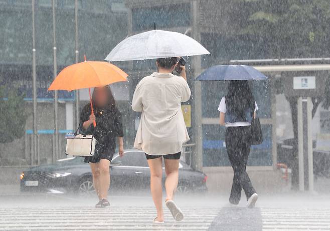 소강 상태를 보이던 장맛비가 오후 들어 다시 시작된 대전과 충남에 호우주의보가 . 2023.7.13/뉴스1 ⓒ News1 김영운 기자