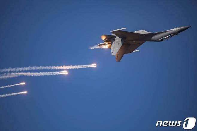 중국 전투기 J-16 <자료사진> ⓒ AFP=뉴스1