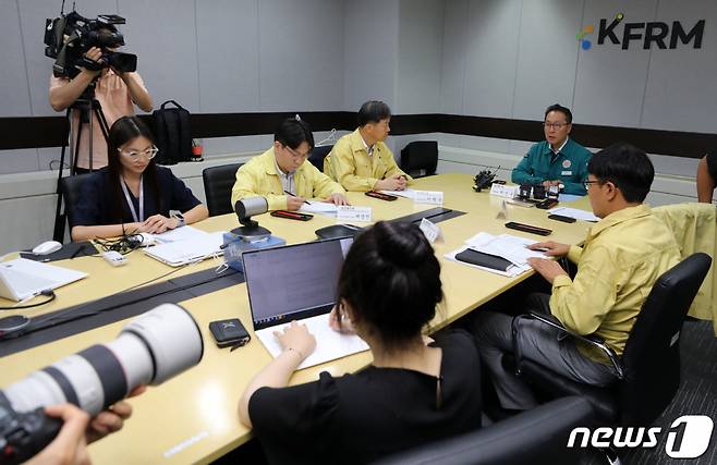 박민수 보건복지부 제2차관이 14일 서울 중구 시타타워에서 열린 보건의료노조 파업 관련 지자체 부단체장 긴급상황점검회의에서 모두발언을 하고 있다. 2023.7.14/사진= 뉴스1