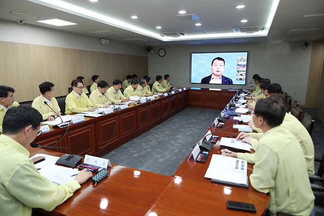 윤석대 수자원공사 사장이 14일 해외 순방 중 비상대책회의를 소집해 집중호우에 대비한 안전대책 등을 주문했다. *재판매 및 DB 금지