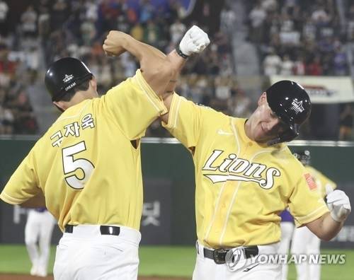 뷰캐넌(오른쪽). ⓒ연합뉴스