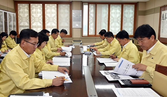 김제시가 간부 공무원을 중심으로 폭우피해 점검 긴급 대책회의를 갖고 있다. [사진=김제시 ]