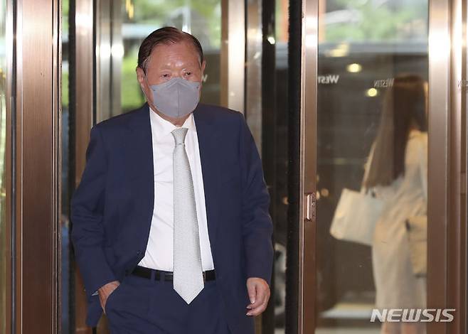 [서울=뉴시스] 김근수 기자 = 김원기 전 국회의장이 17일 오전 서울 중구 웨스틴 조선 서울에서 열린 '11인 원로회' 발족식에 참석하고 있다. 2023.07.17. ks@newsis.com