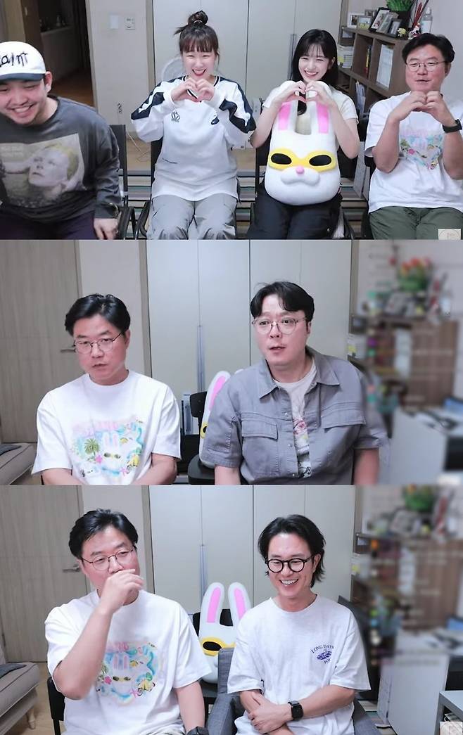 Na Young-seok PD revealed the casting behind-the-scenes  ⁇   ⁇  Earth Game Room.Recently, Na Young-seok shared various stories in an interview with Weavers Magazine.I PD has hit various programs from KBS 2TV 1 night and 2 days to Flower than Flower series, Seo Jukyuki, Yoon Restaurant and recently Pyeongdong Earth Game Room Recently, YouTube Channel  ⁇  Channel  ⁇  Youtube Love Live!Streaming is also in progress.Colleagues, junior PDs and Love Live!When asked if it would have been an easy decision to stop popular content and bring staff to the forefront, producer Na said, Celebrities have their own works and fans, but the people who make them dont have content. Theyve always been behind them.I think that the contents are the biggest thing for people like us, and the memories are the biggest ones, so I joined the first Love Live! With Kim Dae-joo, who has a lot of memories like this.However, I was convinced that this was not the wrong way to watch the broadcast without subtitles and nothing more than 1 million views. The  ⁇   ⁇  Earth Game Room is loved by the fresh combination of comedian Lee Eun-ji, Ohmy Girl Mimi, rapper Lee Young-ji and Ive Ahn Yu-jin.In response, PD said, I decided not to talk about MZ, MZ, but to go to female cast members as a real generation these days.He added, I put 50 names of casting candidates on the wall. Theres something I always say at casting meetings, and one of the names here is that theres always a right answer. We just cant filter it out.Honestly, I was half-lucky, he said. I told him that I had spent 10 years of luck after the first filming of the game room.I do not know at all, there was only Mr. Youngji in the center, said PD. Mimi was the most unexpected cast.Young-ji is the core of MZ, Yoo-jin, who is a popular idol these days, and Eun-ji, a comedian who encompasses these people, are also predictable, while Mimi has yet to have many characteristics revealed to people.Mimi has been showing a sense of entertainment since the first time of Earth Game Room 2.PD commented on Mimi casting, My friend Mimi was doing YouTube, and since I saw it, it was good for me to be an idol, but I thought that I would pioneer my way while living in reality. In addition to Park Hyun-yong PD, Mimi was mentioned several times from other people.When people who have nothing to do with each other talk about the same thing two or three times, I feel like Im going to have a meal with someone, Mimi said. When I hear this, I just laugh, but when I get home, Im already two points! Im thinking like this.Then, once again, it is just fate. It was when I cast Mimi. On the other hand ???Earth Game Room 2 10 ratings were 4.5%, 5.7%, 4.1% and 5.3%, respectively, based on households in the metropolitan area. It achieved the highest audience rating.Photos: DB, tvN and YouTube channel Channel Fifty-Years