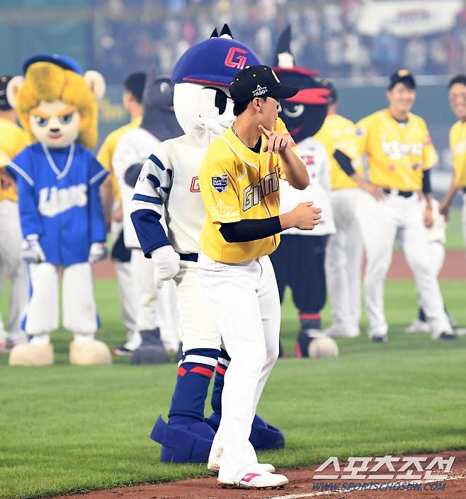 앙코르 요청에 무반주 솔로 댄스를 선보이는 김민석 '빛이 나는 솔로'