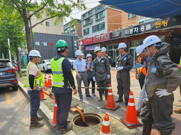 서울시 상수도사업본부가 여름철을 맞아 상수도시설과 공사현장 등을 집중 점검한다고 18일 밝혔다. 서울시 제공