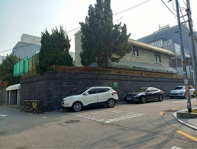 '감정가 200억 육박' 서교동 단독주택은 대림통상 창업주 소유