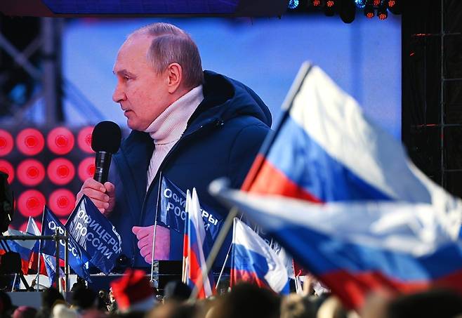 2022년 3월 크림반도 병합 8주년 기념 행사에 참석한 푸틴 대통령  [EPA=연합뉴스 자료사진]