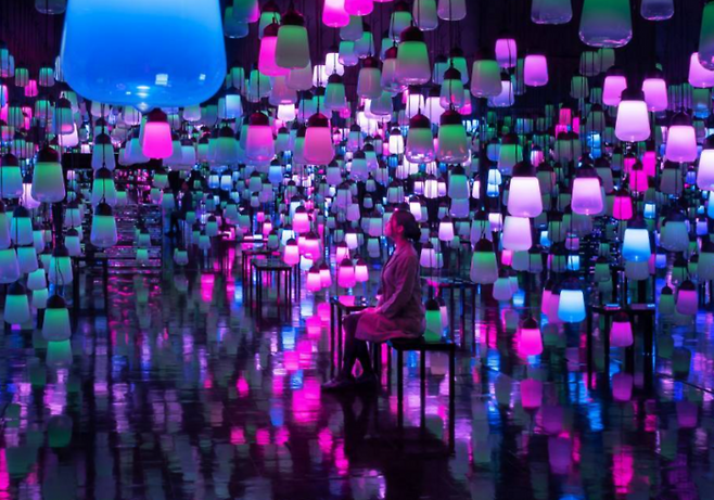 ‘숲과 회전하는 나선형 램프’ 작품 / 사진=팀랩 공식 홈페이지